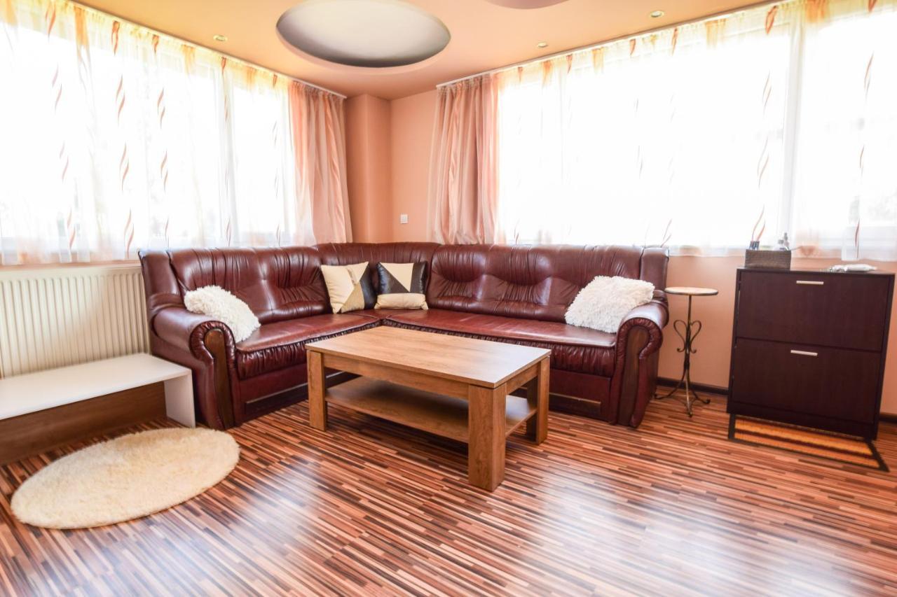 Mariana Apartment Pavel Banya Luaran gambar