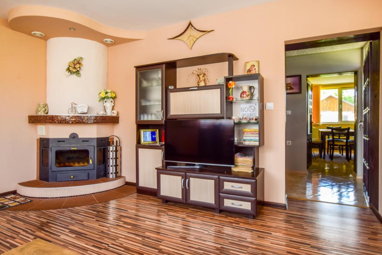 Mariana Apartment Pavel Banya Luaran gambar