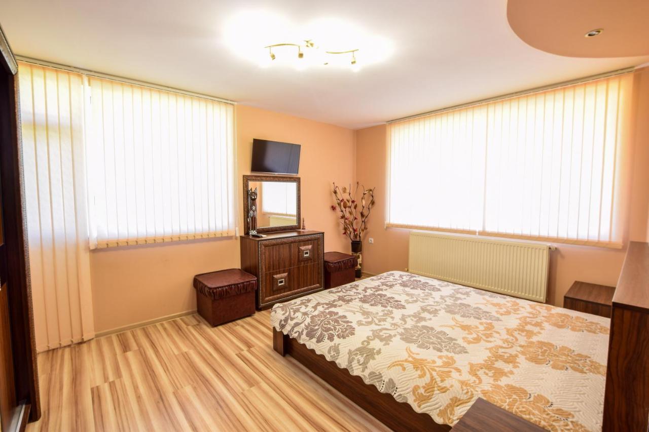 Mariana Apartment Pavel Banya Luaran gambar