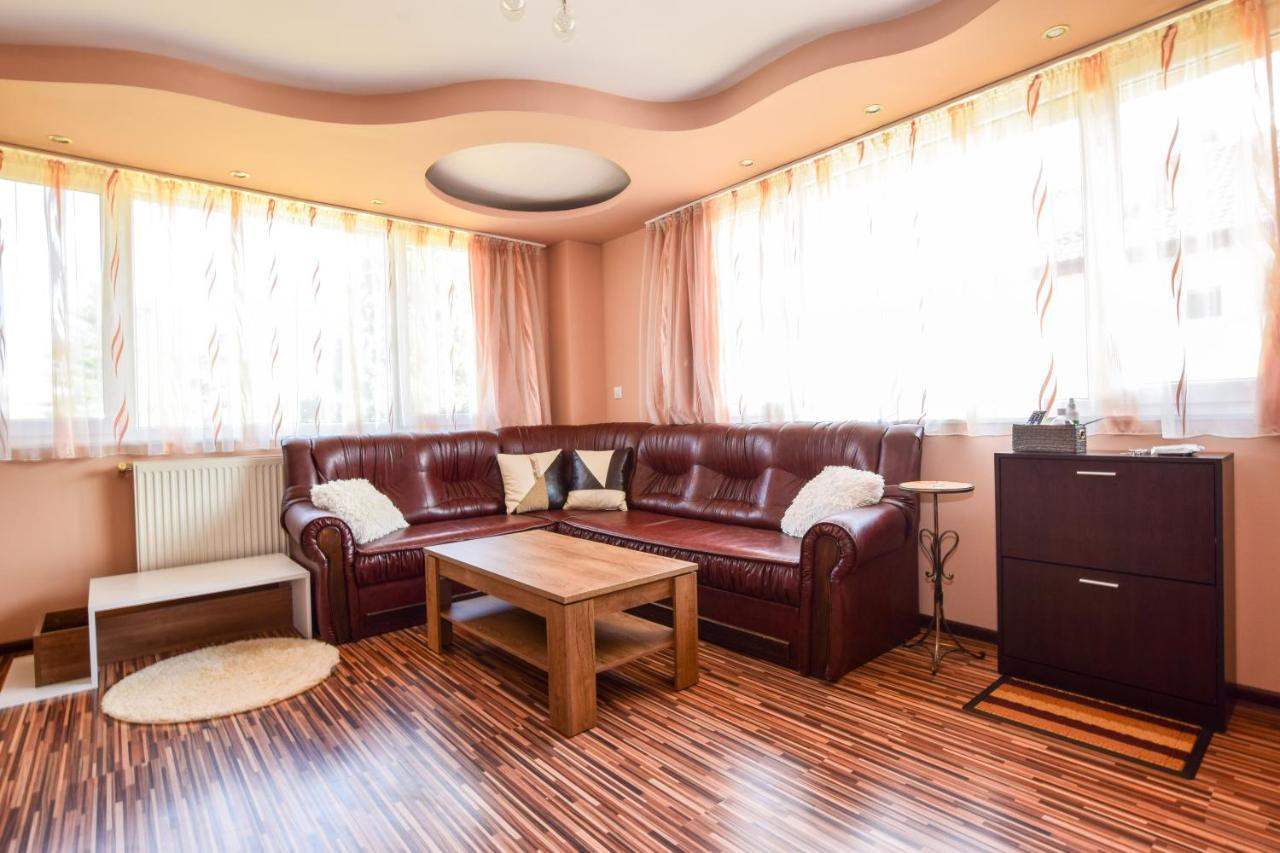 Mariana Apartment Pavel Banya Luaran gambar