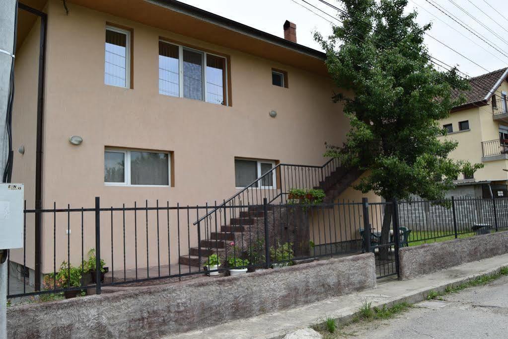 Mariana Apartment Pavel Banya Luaran gambar